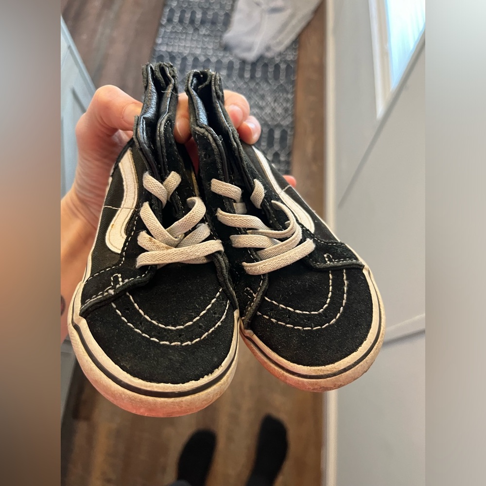 Vans - Picture 1 of 3